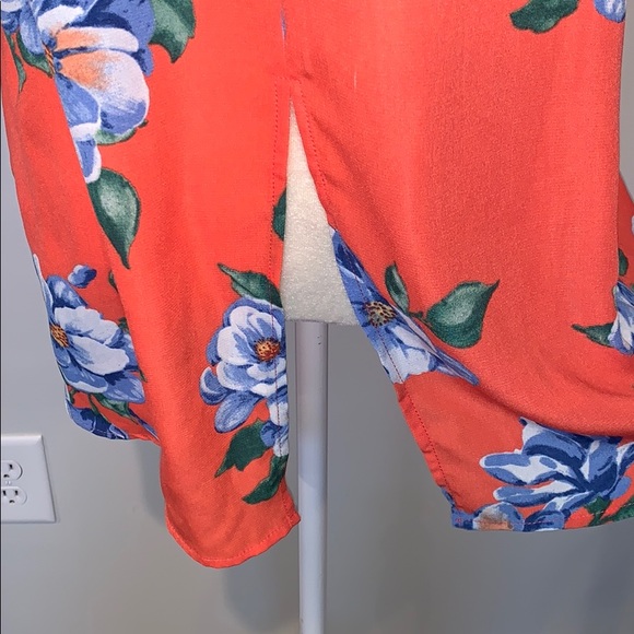 Staccato Coral Floral Split Back Tank Top - Picture 5 of 8